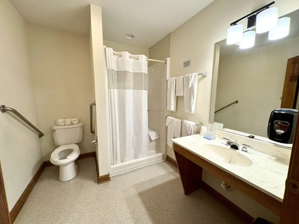 Lodging &Amp; Accommodations 18 Private Bathrooms Inside Holly Cottage At Williamsburg Christian Retreat Center In Williamsburg, Virginia